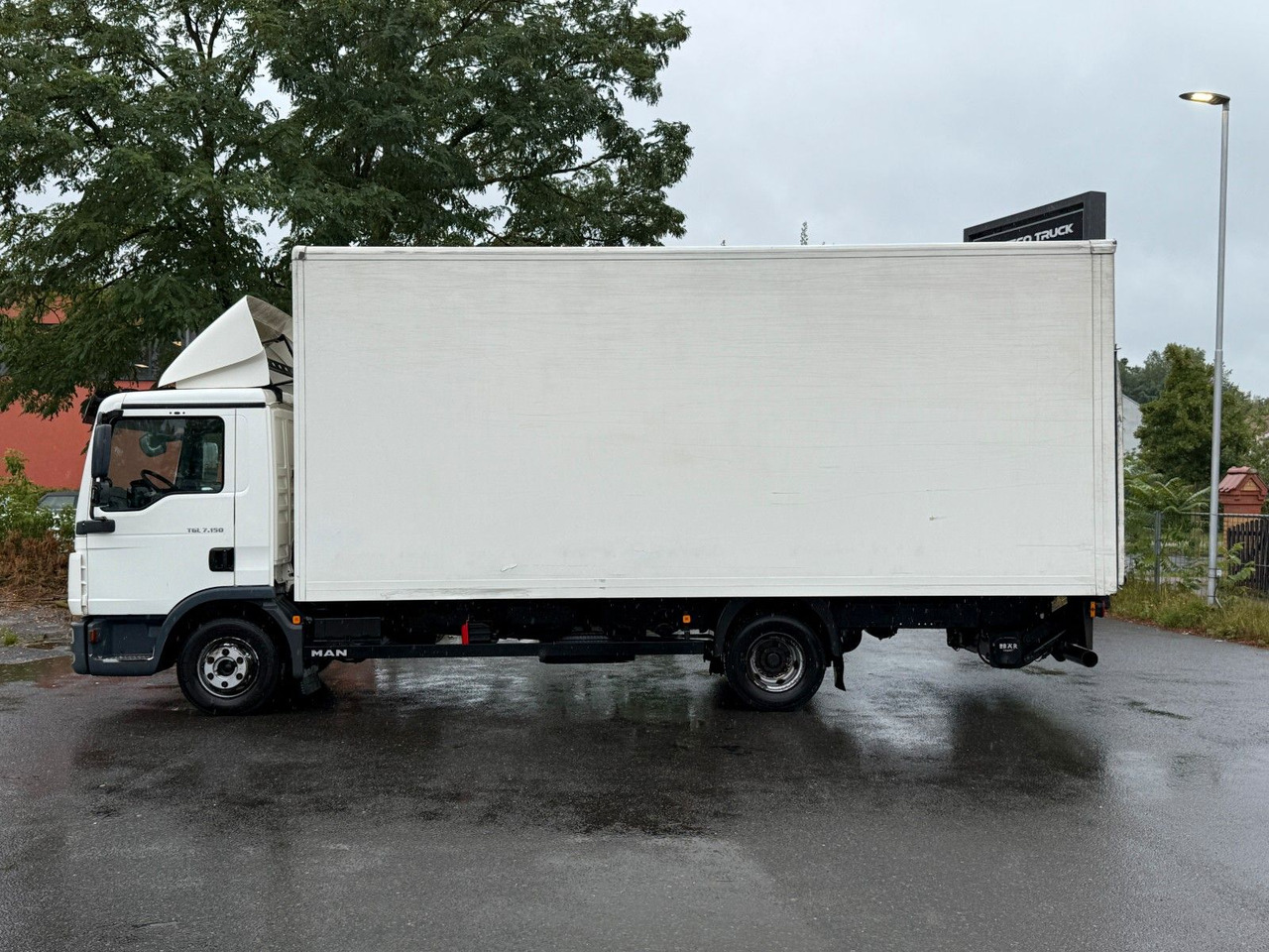 MAN TGL 7.150/Koffer 6m/Ladebordwand - Dostavno vozilo sa zatvorenim sandukom: slika MAN TGL 7.150/Koffer 6m/Ladebordwand - Dostavno vozilo sa zatvorenim sandukom MAN TGL 7.150/Koffer 6m/Ladebordwand - Dostavno vozilo sa zatvorenim sandukom: slika MAN TGL 7.150/Koffer 6m/Ladebordwand - Dostavno vozilo sa zatvorenim sandukom