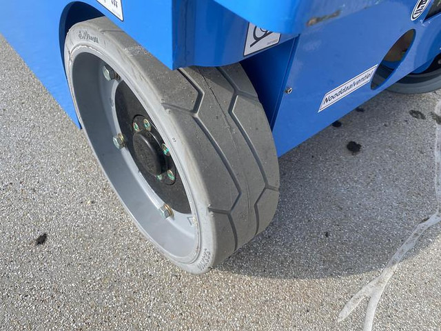 Platforma za podizanje stupa u okomitom položaju Dingli AMWP 9.5-1200: slika Platforma za podizanje stupa u okomitom položaju Dingli AMWP 9.5-1200 Platforma za podizanje stupa u okomitom položaju Dingli AMWP 9.5-1200: slika Platforma za podizanje stupa u okomitom položaju Dingli AMWP 9.5-1200