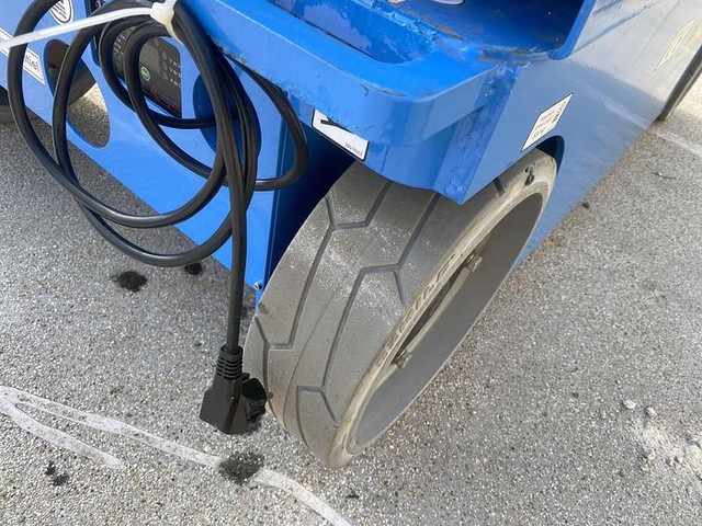 Platforma za podizanje stupa u okomitom položaju Dingli AMWP 9.5-1200: slika Platforma za podizanje stupa u okomitom položaju Dingli AMWP 9.5-1200 Platforma za podizanje stupa u okomitom položaju Dingli AMWP 9.5-1200: slika Platforma za podizanje stupa u okomitom položaju Dingli AMWP 9.5-1200