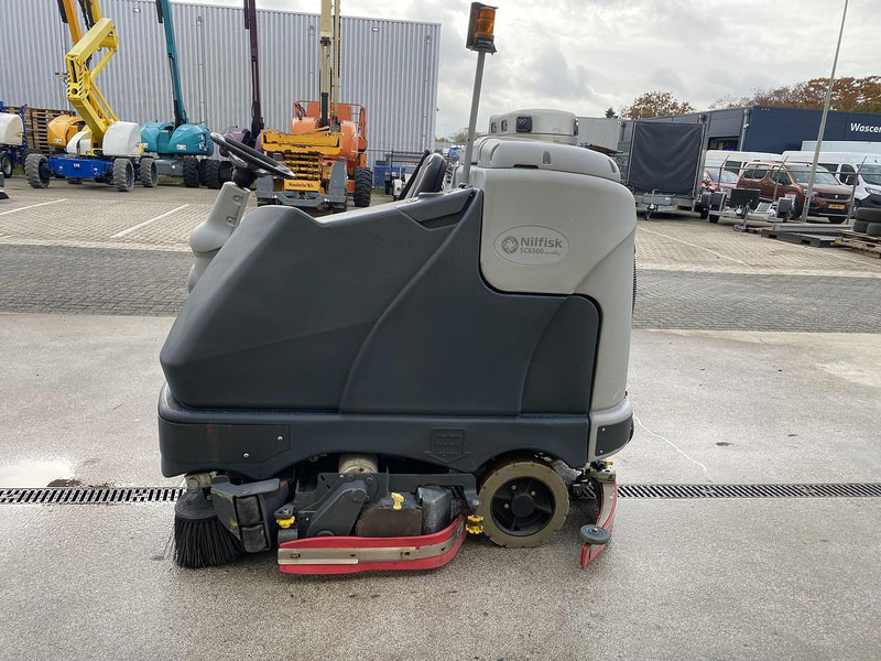 Nilfisk SC6500 1300C, Veeg- Schrobmachine - Perač podova: slika Nilfisk SC6500 1300C, Veeg- Schrobmachine - Perač podova Nilfisk SC6500 1300C, Veeg- Schrobmachine - Perač podova: slika Nilfisk SC6500 1300C, Veeg- Schrobmachine - Perač podova