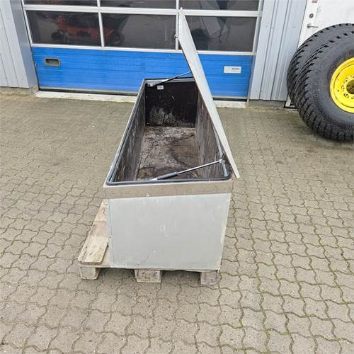 ABC Materialeskab til ladbil - Kabina i unutrašnjost za Kamion: slika ABC Materialeskab til ladbil - Kabina i unutrašnjost za Kamion ABC Materialeskab til ladbil - Kabina i unutrašnjost za Kamion: slika ABC Materialeskab til ladbil - Kabina i unutrašnjost za Kamion