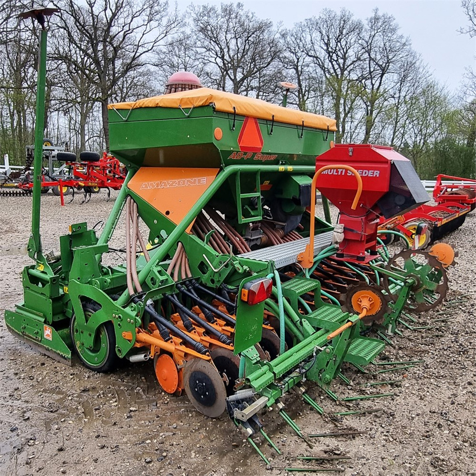 Amazone P 2000 - Oprema za sijanje: slika Amazone P 2000 - Oprema za sijanje Amazone P 2000 - Oprema za sijanje: slika Amazone P 2000 - Oprema za sijanje