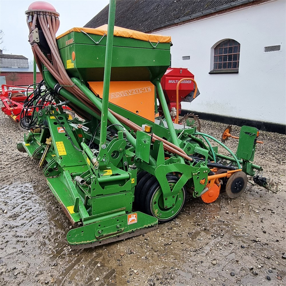 Amazone P 2000 - Oprema za sijanje: slika Amazone P 2000 - Oprema za sijanje Amazone P 2000 - Oprema za sijanje: slika Amazone P 2000 - Oprema za sijanje