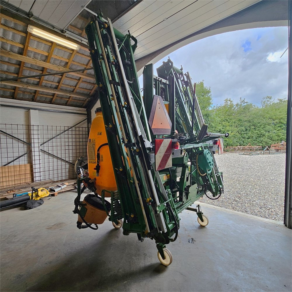 Amazone UF1200 - Prskalica: slika Amazone UF1200 - Prskalica Amazone UF1200 - Prskalica: slika Amazone UF1200 - Prskalica