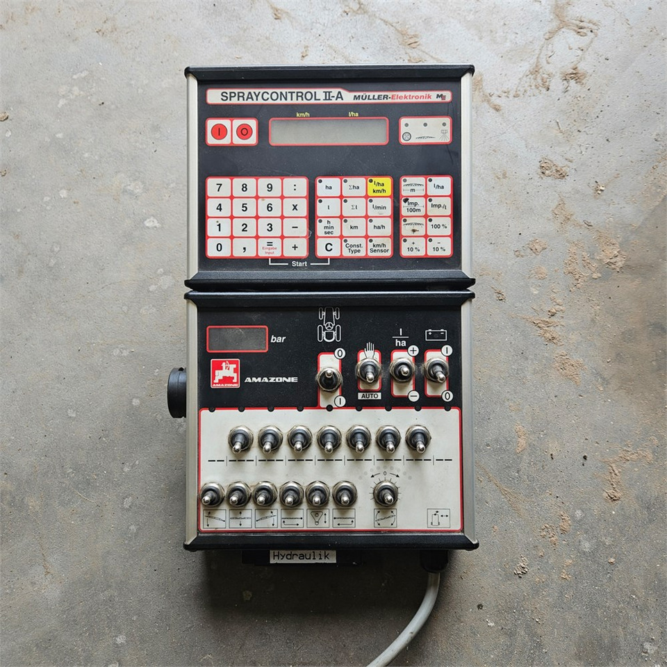 Amazone UF1200 - Prskalica: slika Amazone UF1200 - Prskalica Amazone UF1200 - Prskalica: slika Amazone UF1200 - Prskalica