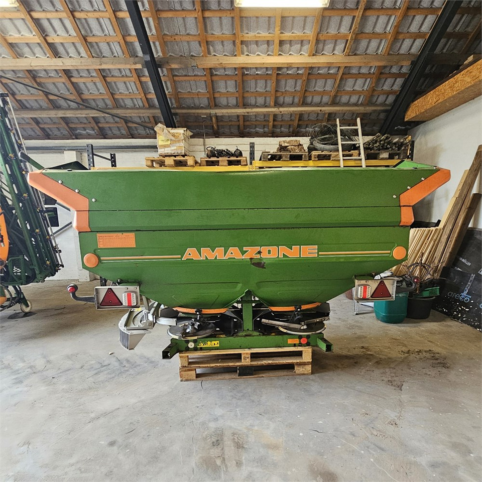 Amazone ZA-M 1500 - Oprema za gnojenje: slika Amazone ZA-M 1500 - Oprema za gnojenje Amazone ZA-M 1500 - Oprema za gnojenje: slika Amazone ZA-M 1500 - Oprema za gnojenje