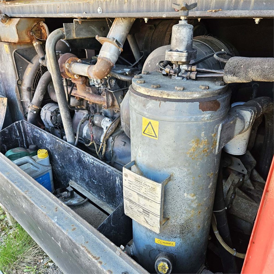 Atlas Copco XAS 146 - Zračni kompresor: slika Atlas Copco XAS 146 - Zračni kompresor Atlas Copco XAS 146 - Zračni kompresor: slika Atlas Copco XAS 146 - Zračni kompresor