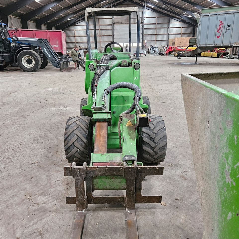 Avant R35 - M635RIMCT - Utovarivač na kotačima: slika Avant R35 - M635RIMCT - Utovarivač na kotačima Avant R35 - M635RIMCT - Utovarivač na kotačima: slika Avant R35 - M635RIMCT - Utovarivač na kotačima