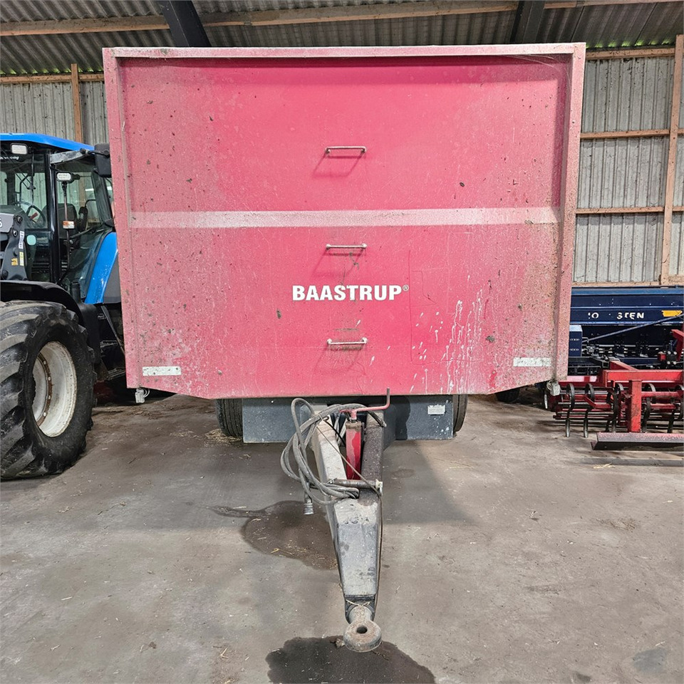 Baastrup 12T Container trailer - Nagibna prikolica za poljoprivredna gospodarstva/ Istovarivač: slika Baastrup 12T Container trailer - Nagibna prikolica za poljoprivredna gospodarstva/ Istovarivač Baastrup 12T Container trailer - Nagibna prikolica za poljoprivredna gospodarstva/ Istovarivač: slika Baastrup 12T Container trailer - Nagibna prikolica za poljoprivredna gospodarstva/ Istovarivač