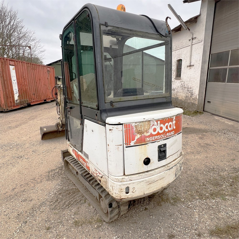 Mini bager Bobcat 320: slika Mini bager Bobcat 320