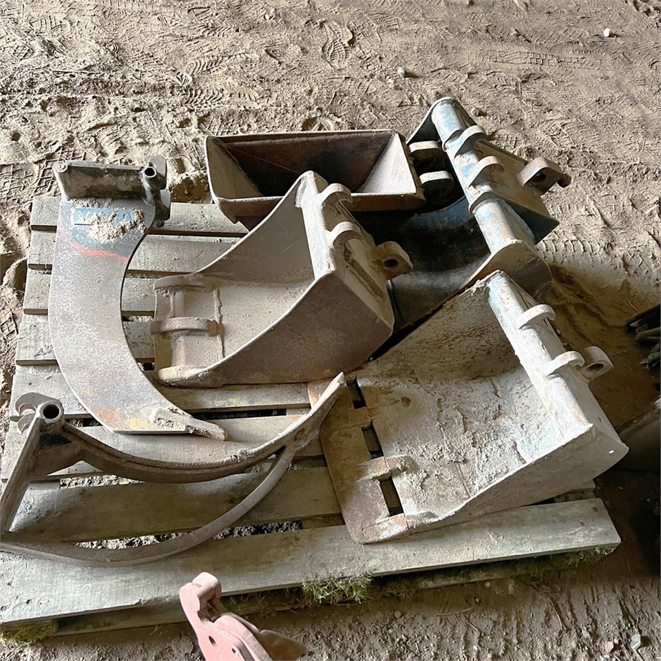 Mini bager Bobcat 320: slika Mini bager Bobcat 320