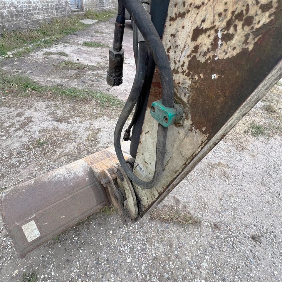 Mini bager Bobcat 320: slika Mini bager Bobcat 320