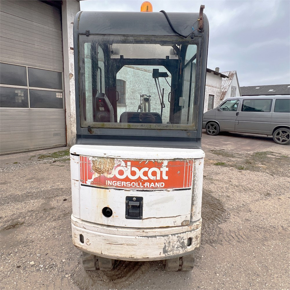 Mini bager Bobcat 320: slika Mini bager Bobcat 320