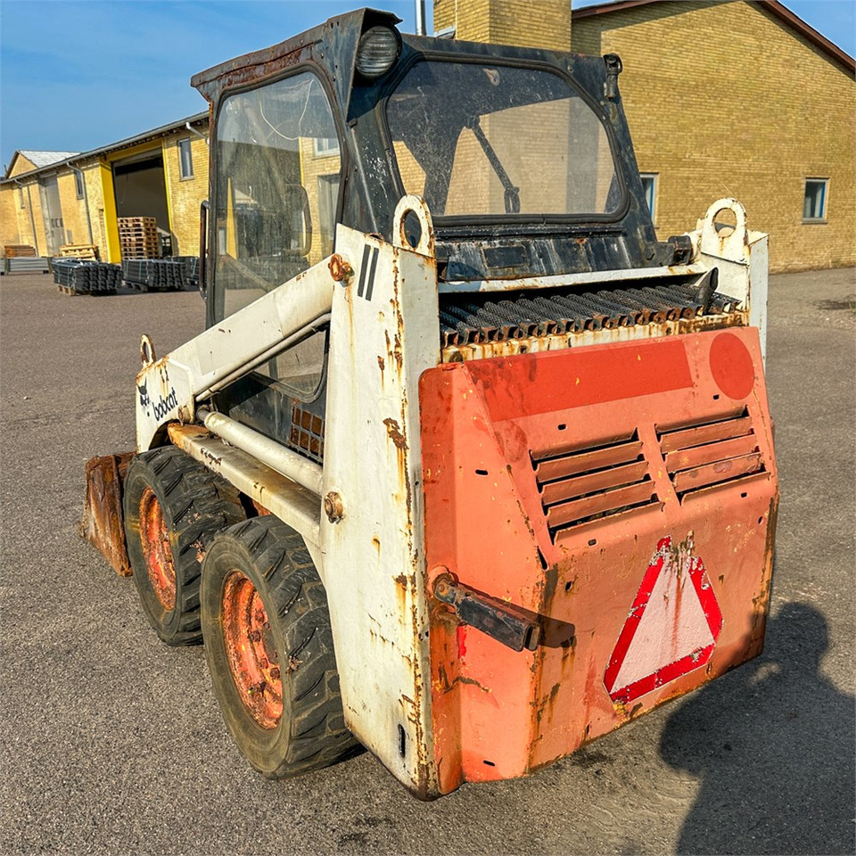 Bobcat 543 - Mini utovarivač: slika Bobcat 543 - Mini utovarivač Bobcat 543 - Mini utovarivač: slika Bobcat 543 - Mini utovarivač