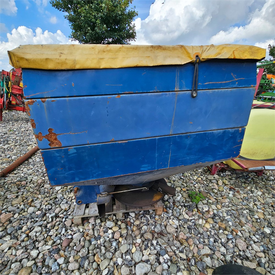 Bogballe E 1500 - Oprema za gnojenje: slika Bogballe E 1500 - Oprema za gnojenje Bogballe E 1500 - Oprema za gnojenje: slika Bogballe E 1500 - Oprema za gnojenje