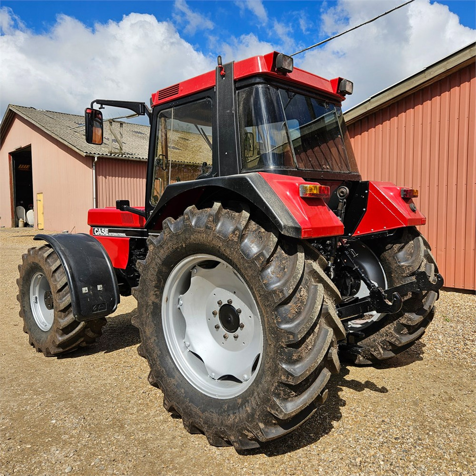 CASE IH 1056 XL - Traktor: slika CASE IH 1056 XL - Traktor CASE IH 1056 XL - Traktor: slika CASE IH 1056 XL - Traktor