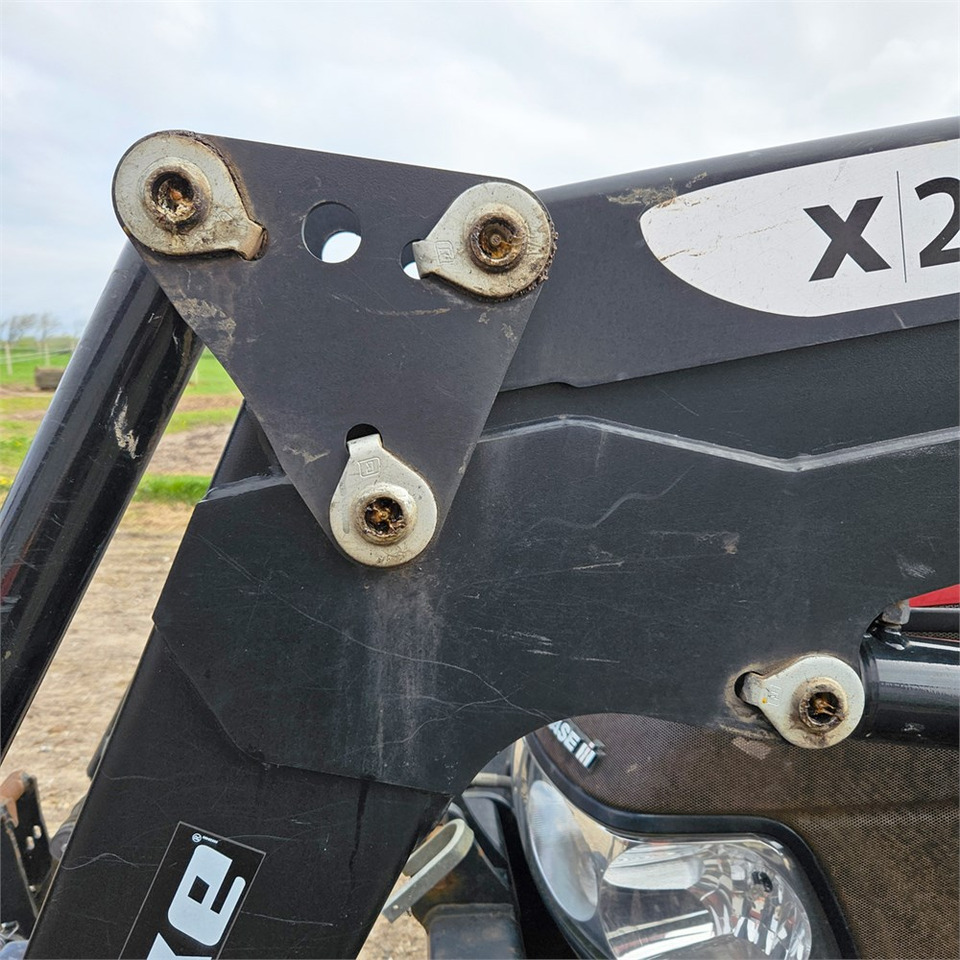 Traktor CASE IH Farmall 65A: slika Traktor CASE IH Farmall 65A