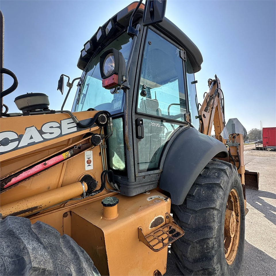 Rovokopač-utovarivač Case 695SM-4PS: slika Rovokopač-utovarivač Case 695SM-4PS Rovokopač-utovarivač Case 695SM-4PS: slika Rovokopač-utovarivač Case 695SM-4PS