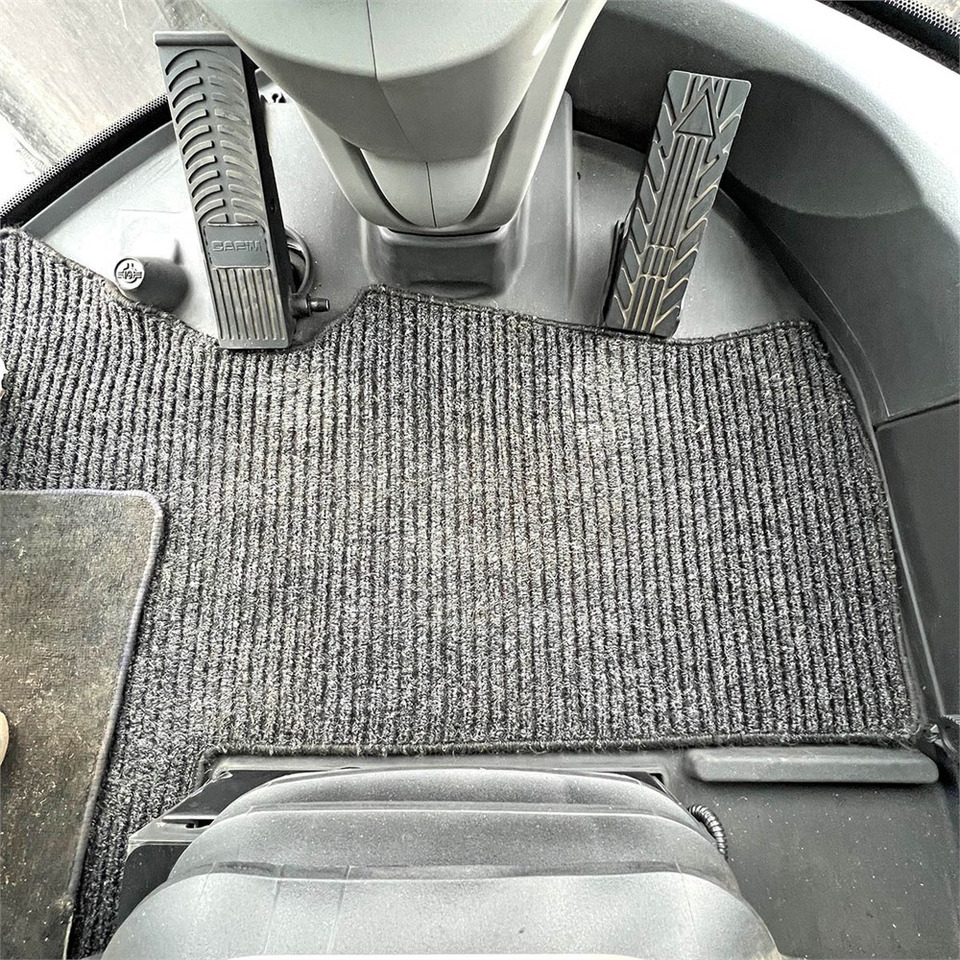 Utovarivač na kotačima Case 921G XR: slika Utovarivač na kotačima Case 921G XR