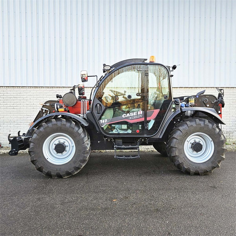 Case Farmlift 742 - Teleskopski rukovatelj: slika Case Farmlift 742 - Teleskopski rukovatelj Case Farmlift 742 - Teleskopski rukovatelj: slika Case Farmlift 742 - Teleskopski rukovatelj