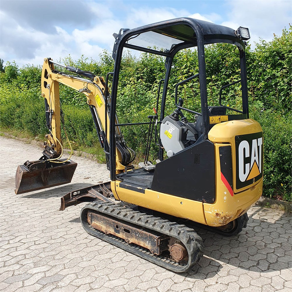 Caterpillar 301.7 D - Mini bager: slika Caterpillar 301.7 D - Mini bager Caterpillar 301.7 D - Mini bager: slika Caterpillar 301.7 D - Mini bager