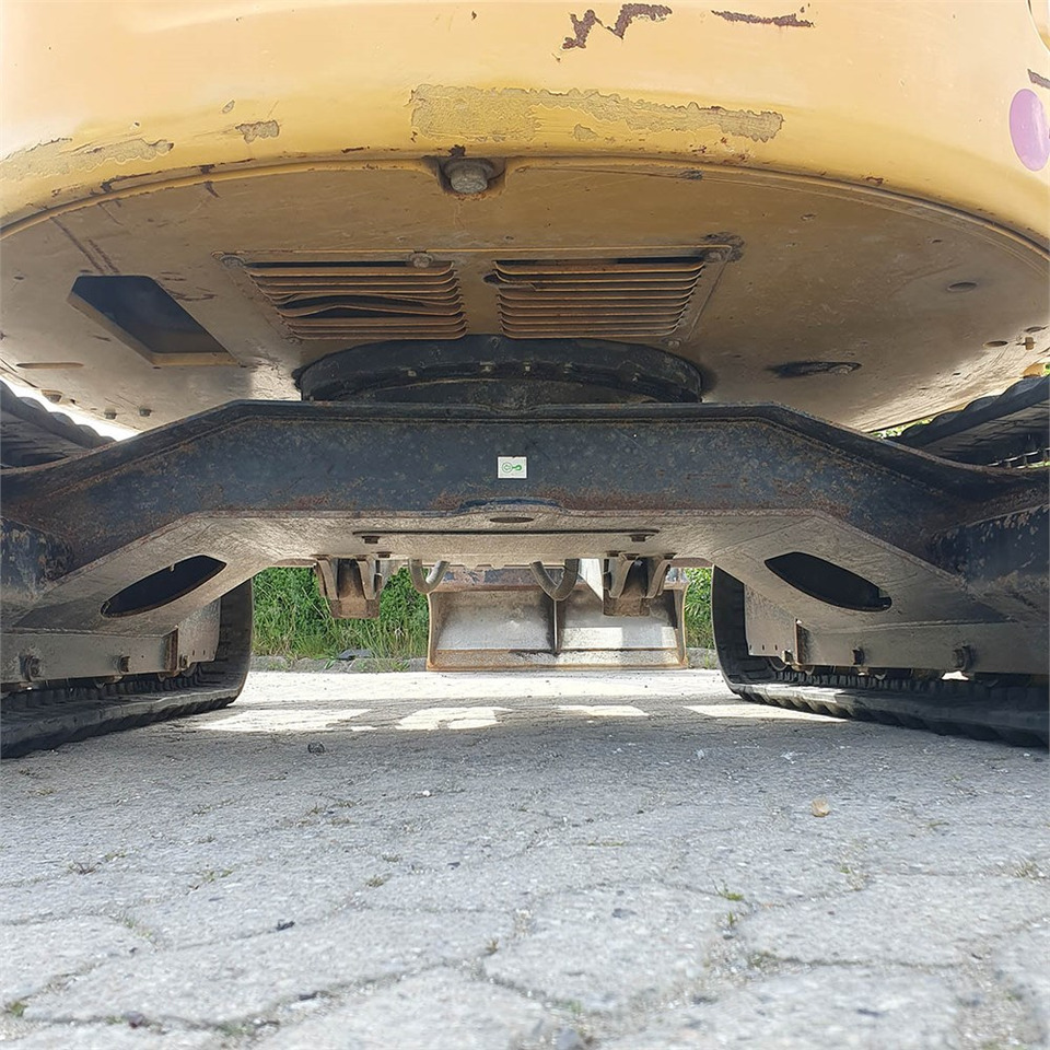 Mini bager Caterpillar 303.5 E CR: slika Mini bager Caterpillar 303.5 E CR