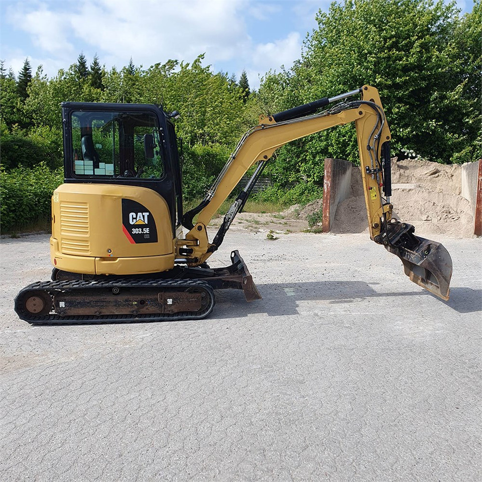 Mini bager Caterpillar 303.5 E CR: slika Mini bager Caterpillar 303.5 E CR