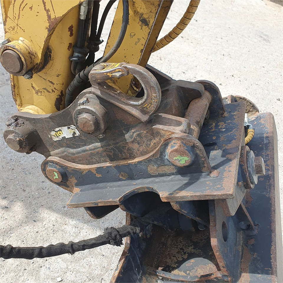 Mini bager Caterpillar 303.5 E CR: slika Mini bager Caterpillar 303.5 E CR