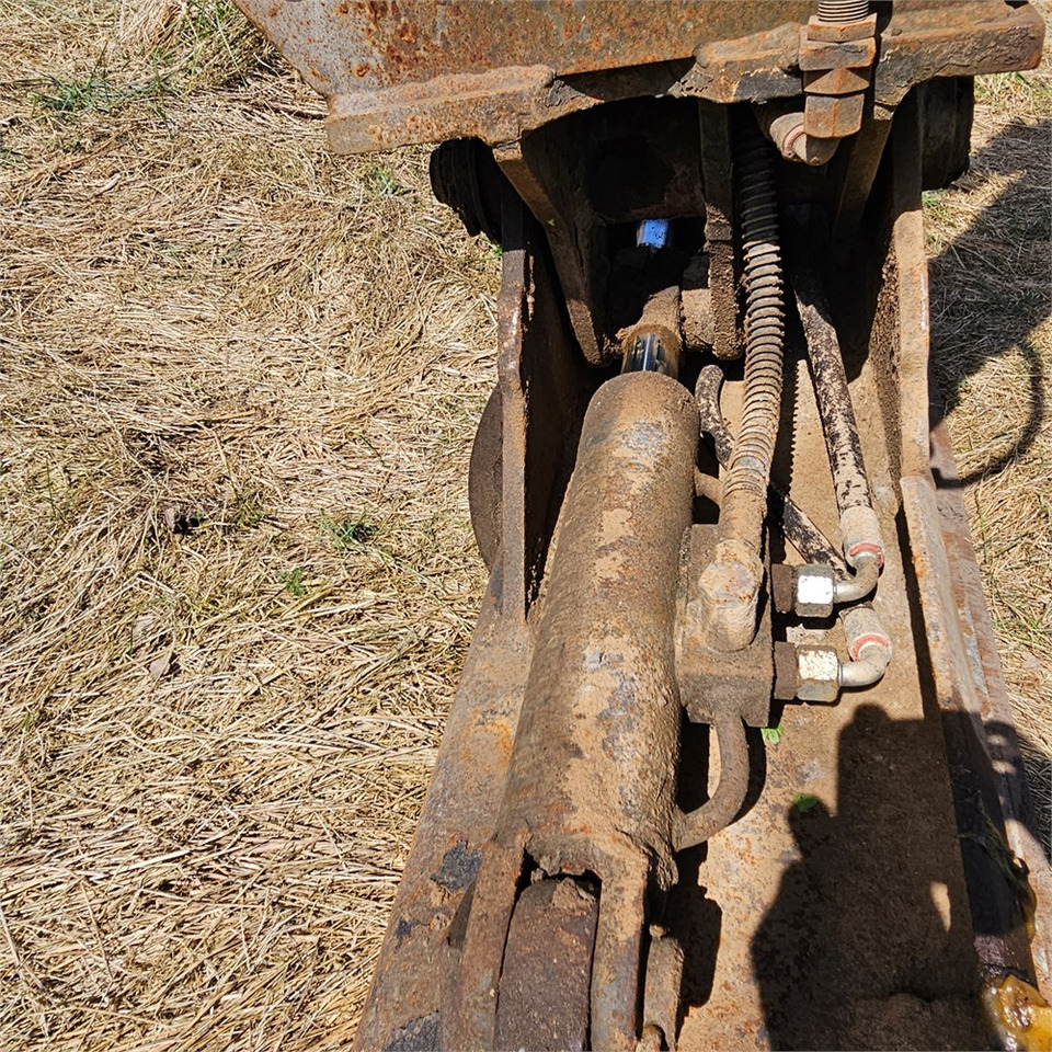 Zakup Caterpillar 307 B Caterpillar 307 B: slika Zakup Caterpillar 307 B Caterpillar 307 B