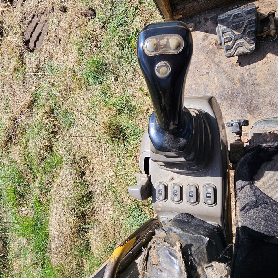 Zakup Caterpillar 307 B Caterpillar 307 B: slika Zakup Caterpillar 307 B Caterpillar 307 B