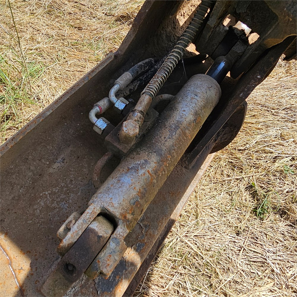 Zakup Caterpillar 307 B Caterpillar 307 B: slika Zakup Caterpillar 307 B Caterpillar 307 B