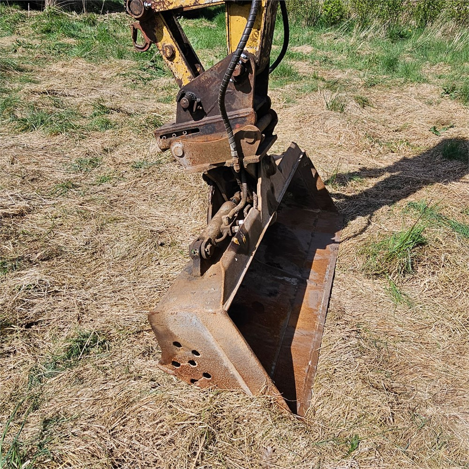 Zakup Caterpillar 307 B Caterpillar 307 B: slika Zakup Caterpillar 307 B Caterpillar 307 B