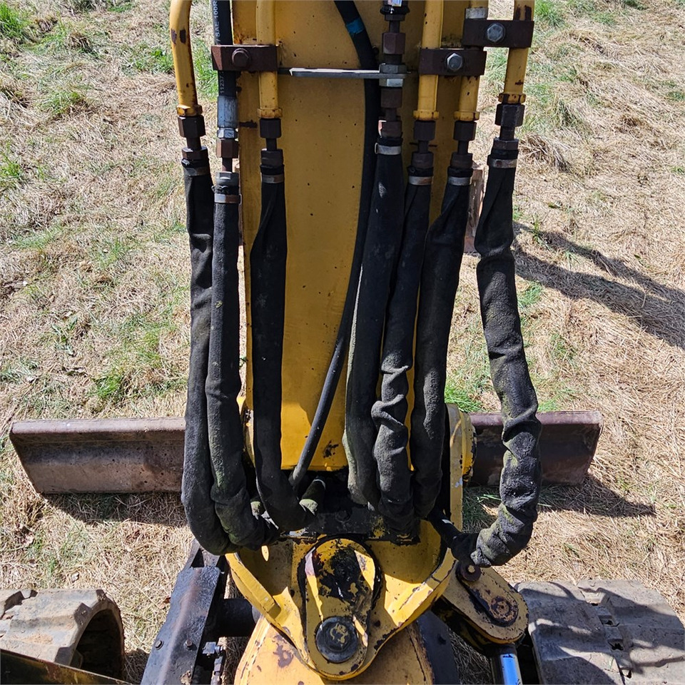 Zakup Caterpillar 307 B Caterpillar 307 B: slika Zakup Caterpillar 307 B Caterpillar 307 B