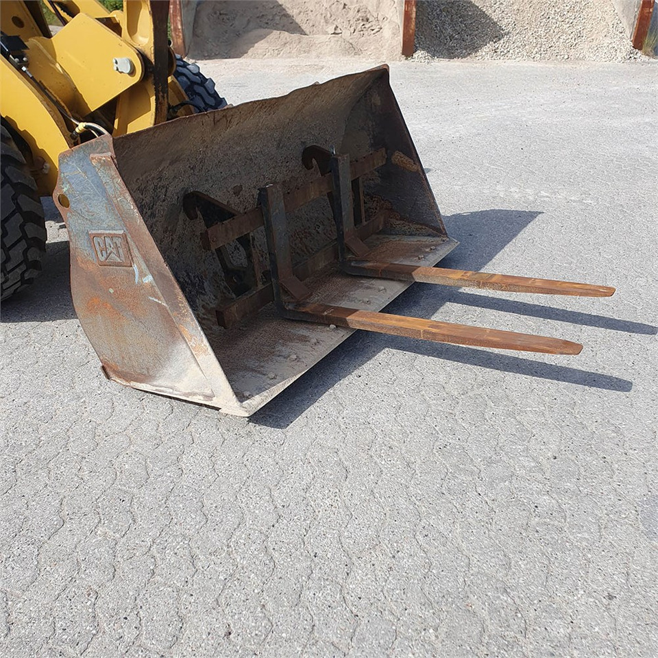 Zakup Caterpillar 906 H2 Caterpillar 906 H2: slika Zakup Caterpillar 906 H2 Caterpillar 906 H2