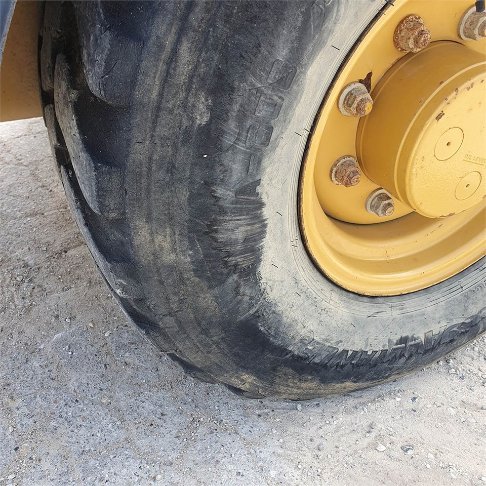 Zakup Caterpillar 906 H2 Caterpillar 906 H2: slika Zakup Caterpillar 906 H2 Caterpillar 906 H2