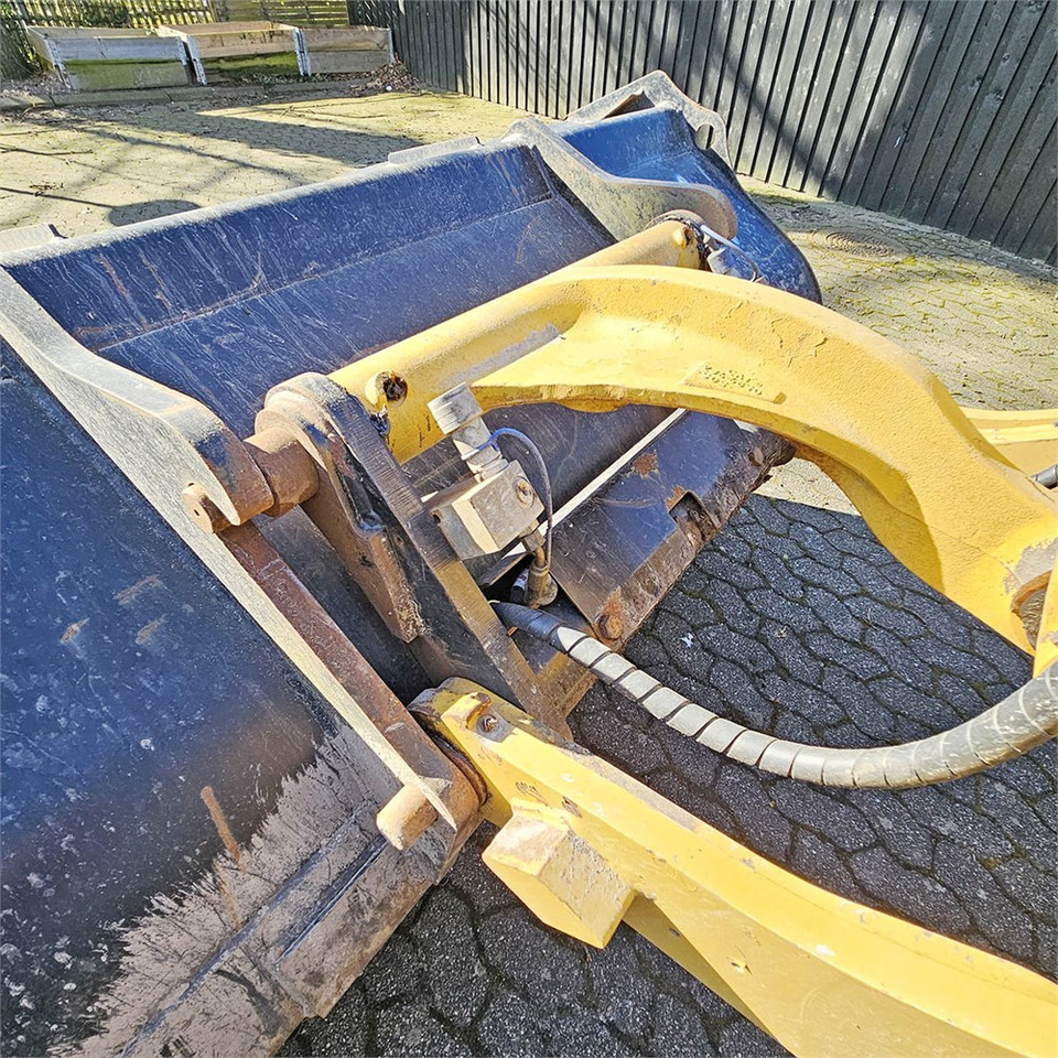Zakup Caterpillar 908 H2 Caterpillar 908 H2: slika Zakup Caterpillar 908 H2 Caterpillar 908 H2