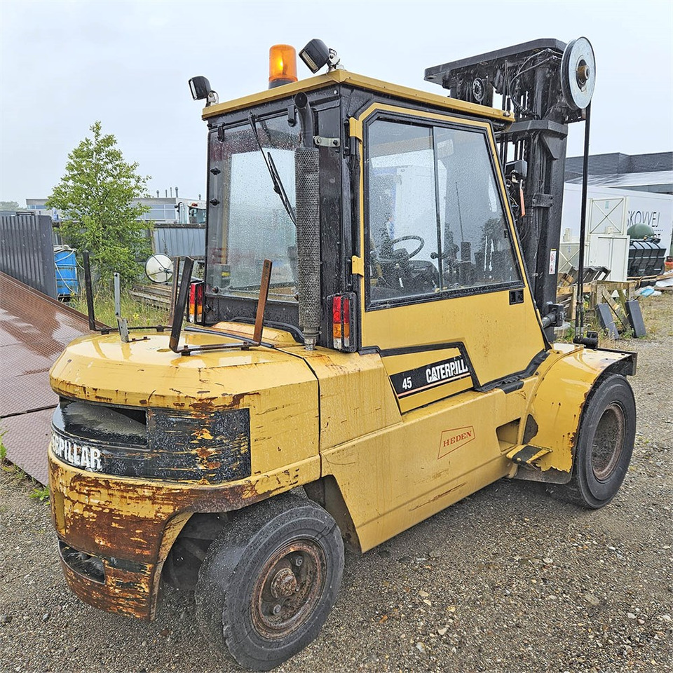 Caterpillar DP45 - Viličar: slika Caterpillar DP45 - Viličar Caterpillar DP45 - Viličar: slika Caterpillar DP45 - Viličar