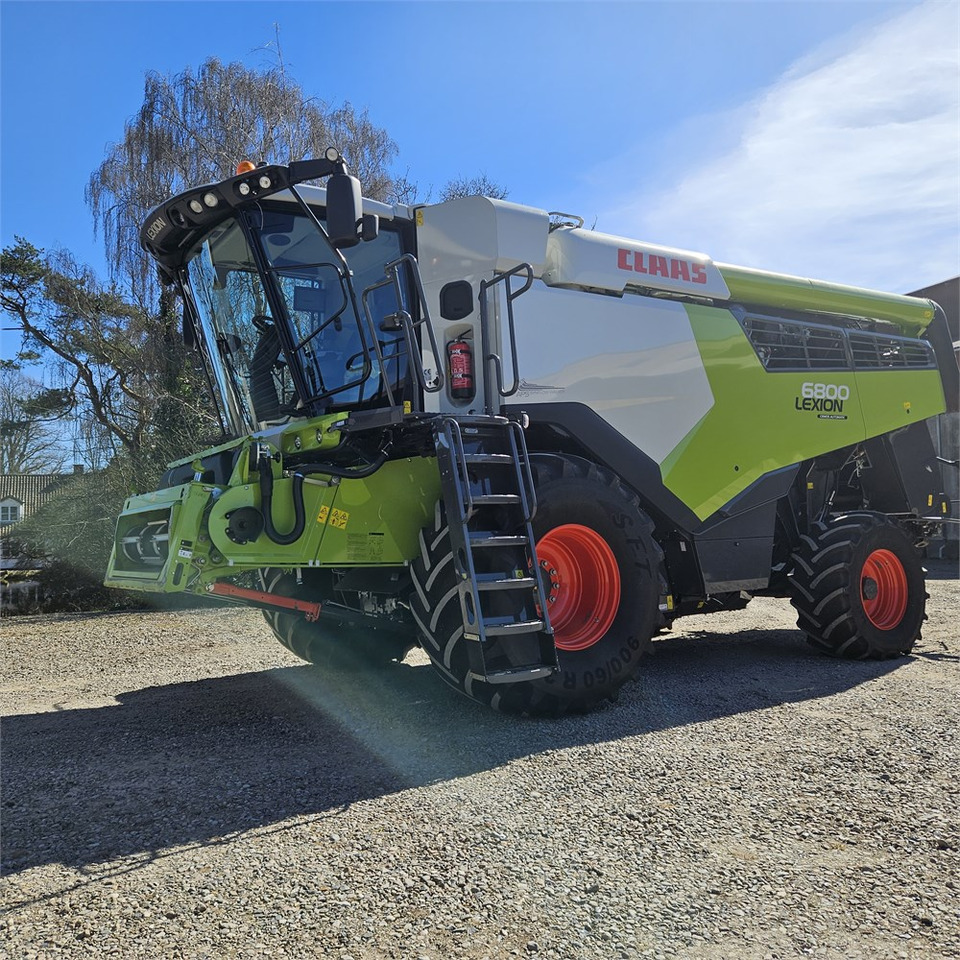 Claas 6800 Lexion Cemos Automatic - Kombajn: slika Claas 6800 Lexion Cemos Automatic - Kombajn Claas 6800 Lexion Cemos Automatic - Kombajn: slika Claas 6800 Lexion Cemos Automatic - Kombajn