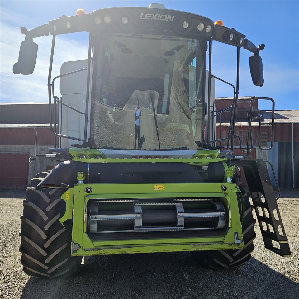 Claas 6800 Lexion Cemos Automatic - Kombajn: slika Claas 6800 Lexion Cemos Automatic - Kombajn Claas 6800 Lexion Cemos Automatic - Kombajn: slika Claas 6800 Lexion Cemos Automatic - Kombajn