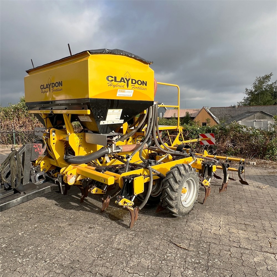 Claydon 4M Hybrid Fert - Oprema za sijanje: slika Claydon 4M Hybrid Fert - Oprema za sijanje Claydon 4M Hybrid Fert - Oprema za sijanje: slika Claydon 4M Hybrid Fert - Oprema za sijanje