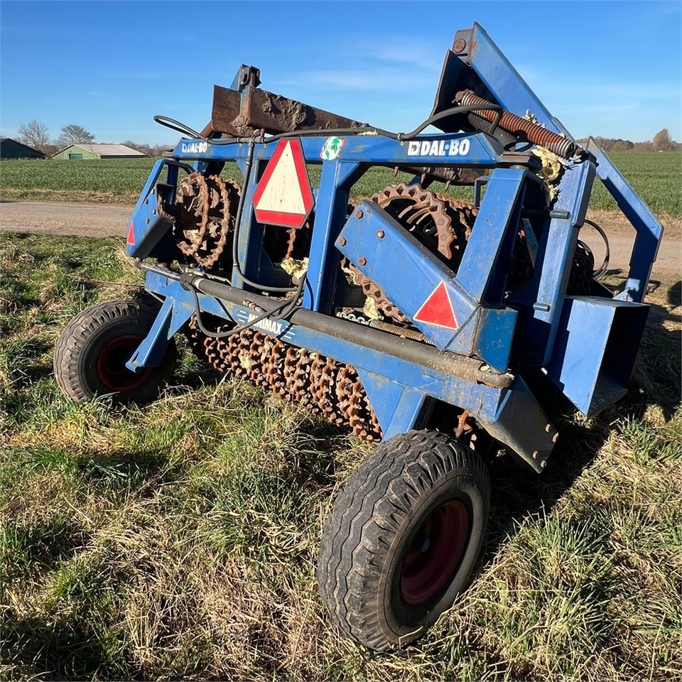 Dalbo Minimax 630 - Valjak za poljoprivredna gospodarstva: slika Dalbo Minimax 630 - Valjak za poljoprivredna gospodarstva Dalbo Minimax 630 - Valjak za poljoprivredna gospodarstva: slika Dalbo Minimax 630 - Valjak za poljoprivredna gospodarstva
