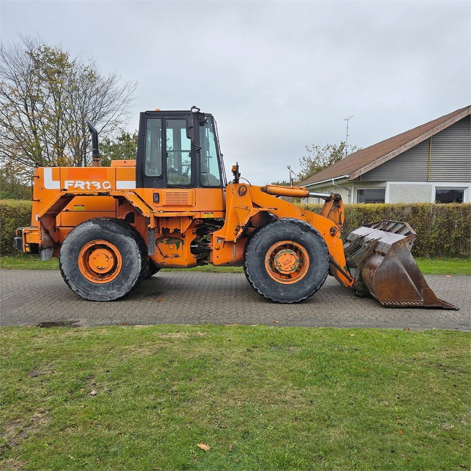 Fiat-Allis FR130 - Utovarivač na kotačima: slika Fiat-Allis FR130 - Utovarivač na kotačima Fiat-Allis FR130 - Utovarivač na kotačima: slika Fiat-Allis FR130 - Utovarivač na kotačima