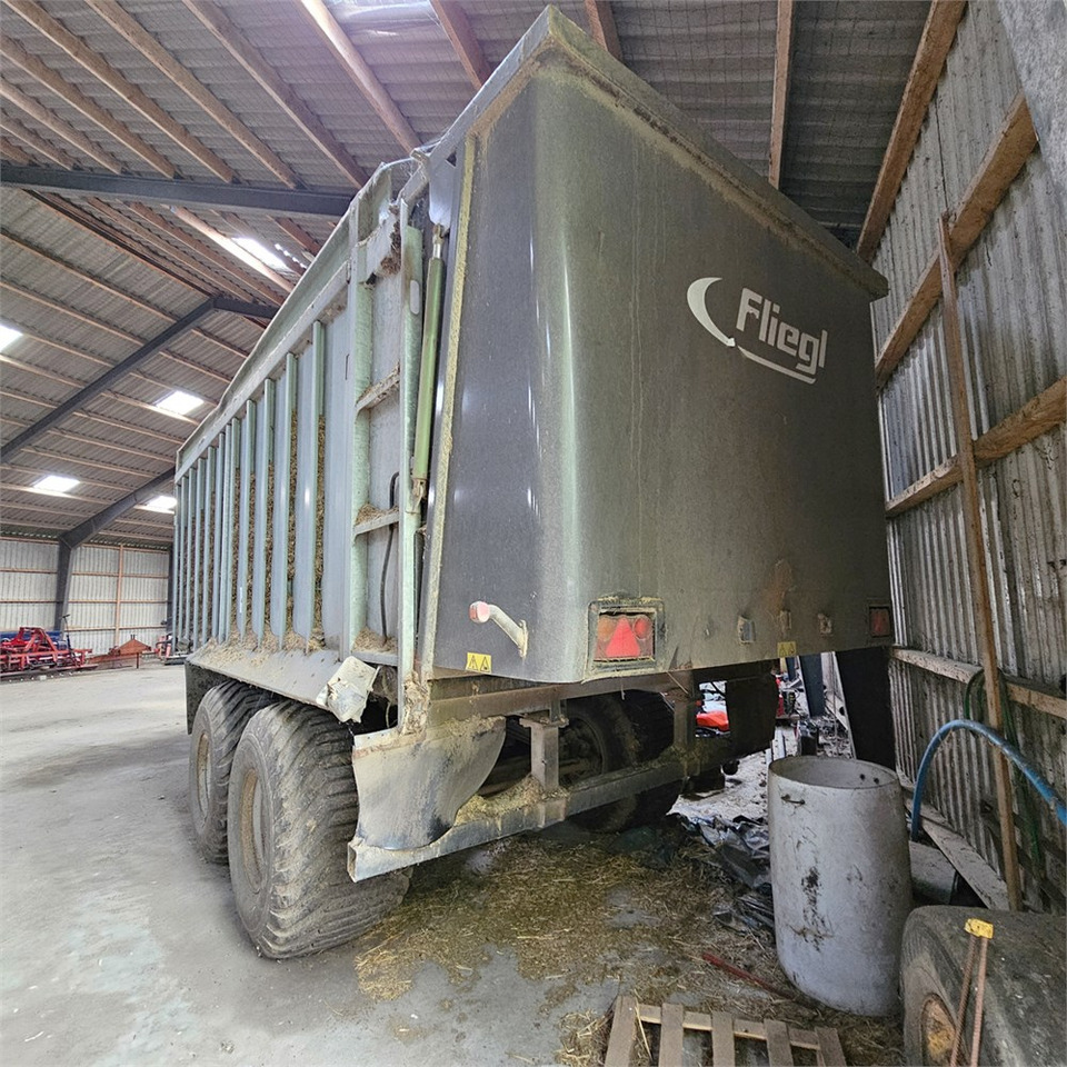 Fliegl Gigant ASW 268 - Prikolica za poljoprivredna gospodarstva: slika Fliegl Gigant ASW 268 - Prikolica za poljoprivredna gospodarstva Fliegl Gigant ASW 268 - Prikolica za poljoprivredna gospodarstva: slika Fliegl Gigant ASW 268 - Prikolica za poljoprivredna gospodarstva