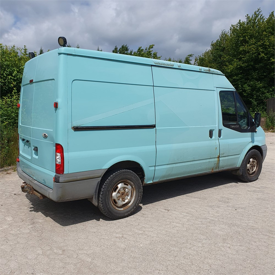 Ford Transit Van 2,4 Tdci 350m Rwd - Furgon: slika Ford Transit Van 2,4 Tdci 350m Rwd - Furgon Ford Transit Van 2,4 Tdci 350m Rwd - Furgon: slika Ford Transit Van 2,4 Tdci 350m Rwd - Furgon