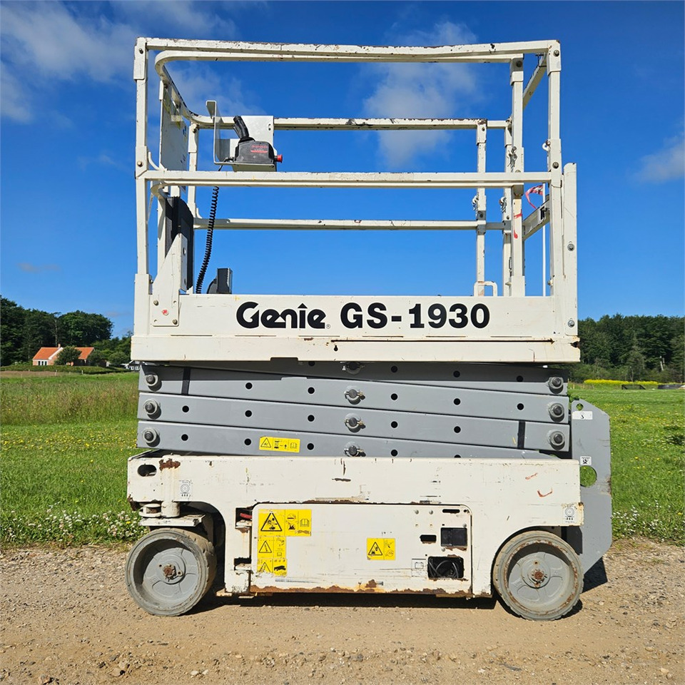 Genie GS 1930 - Škarasta podizna platforma: slika Genie GS 1930 - Škarasta podizna platforma Genie GS 1930 - Škarasta podizna platforma: slika Genie GS 1930 - Škarasta podizna platforma