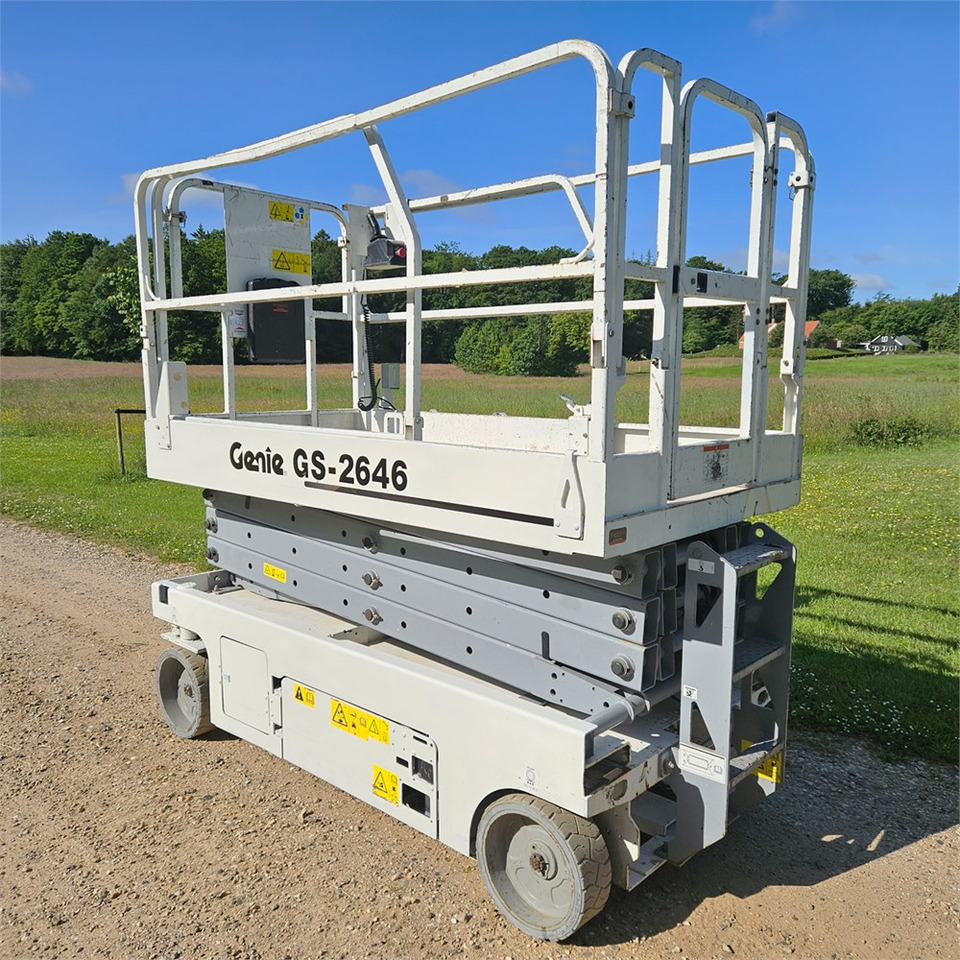 Genie GS-2646 - Škarasta podizna platforma: slika Genie GS-2646 - Škarasta podizna platforma Genie GS-2646 - Škarasta podizna platforma: slika Genie GS-2646 - Škarasta podizna platforma