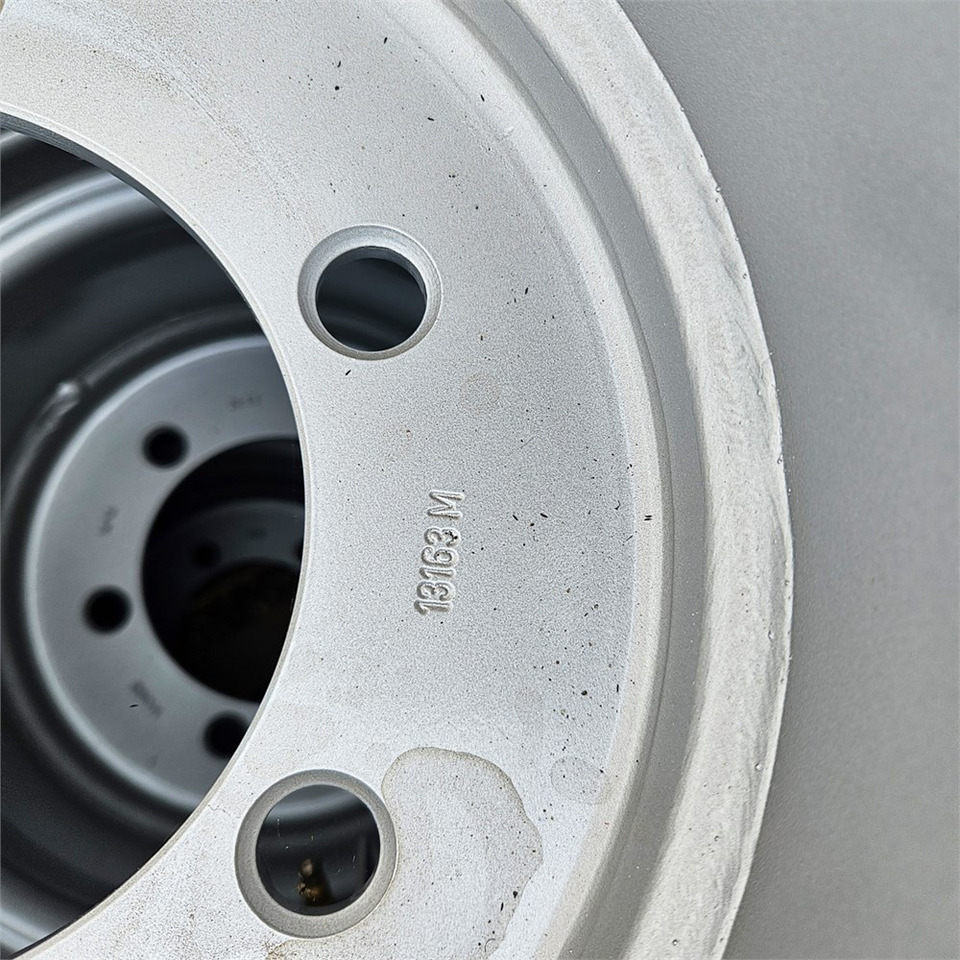 Kompletan kotač za Građevinski strojevi Giant 31X15,5-15: slika Kompletan kotač za Građevinski strojevi Giant 31X15,5-15