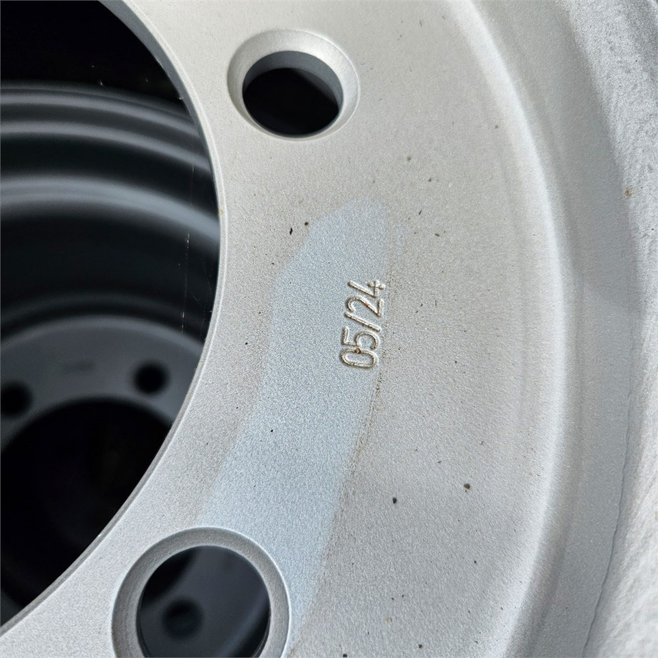 Kompletan kotač za Građevinski strojevi Giant 31X15,5-15: slika Kompletan kotač za Građevinski strojevi Giant 31X15,5-15