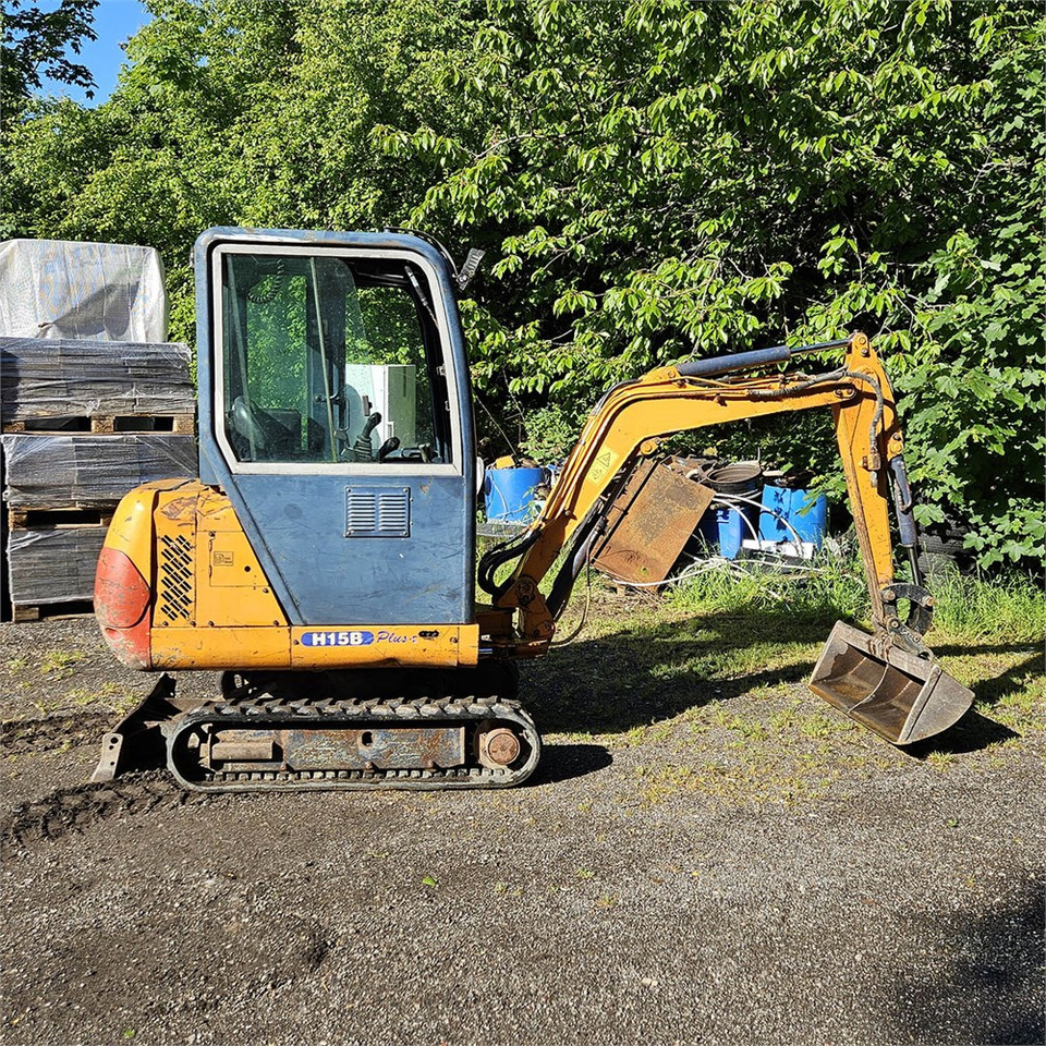 Hanix HB15 B PLUS-2 - Mini bager: slika Hanix HB15 B PLUS-2 - Mini bager Hanix HB15 B PLUS-2 - Mini bager: slika Hanix HB15 B PLUS-2 - Mini bager
