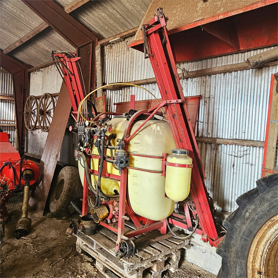 Hardi LXY 800 - Prskalica: slika Hardi LXY 800 - Prskalica Hardi LXY 800 - Prskalica: slika Hardi LXY 800 - Prskalica